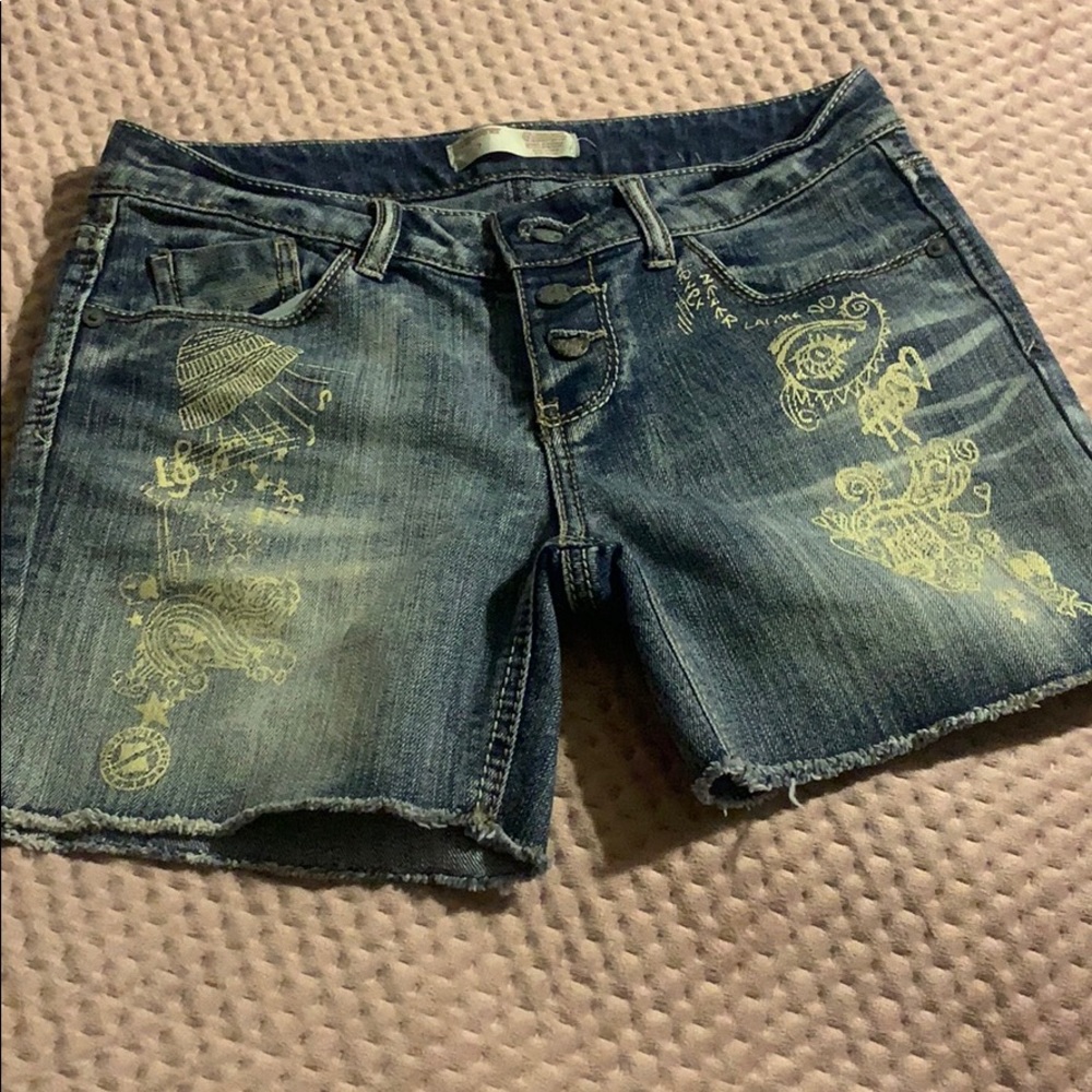 Groovy jean shorts